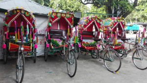 Tuktuks o rickshaws bonics i elegants. Aquests son minoria 