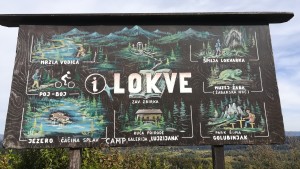 Cartell turístic i romàntic dels voltants de Lokve